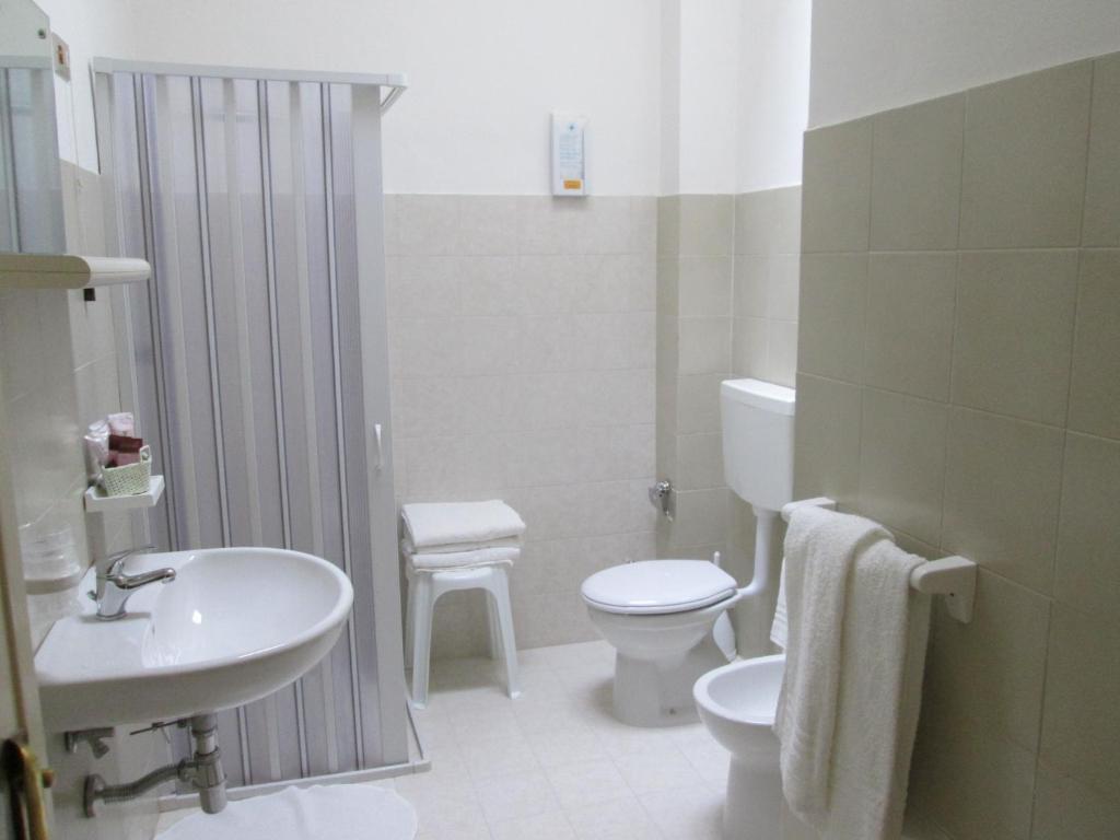 Hotel Autostello Castellana Grotte Room photo